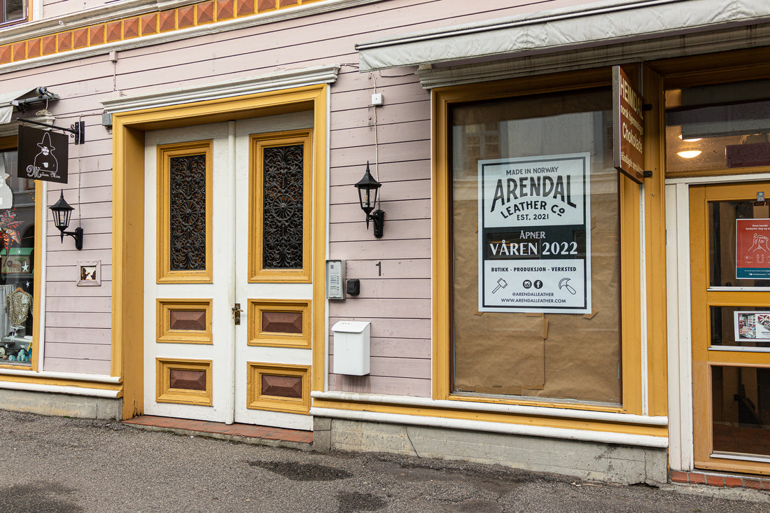 WE'RE OPENING A STORE!!